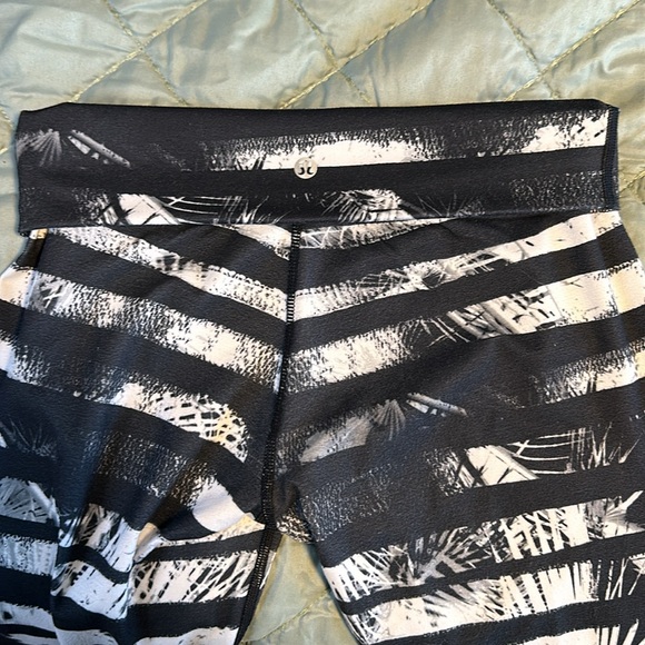 Luluemon yoga pants - Picture 2 of 2